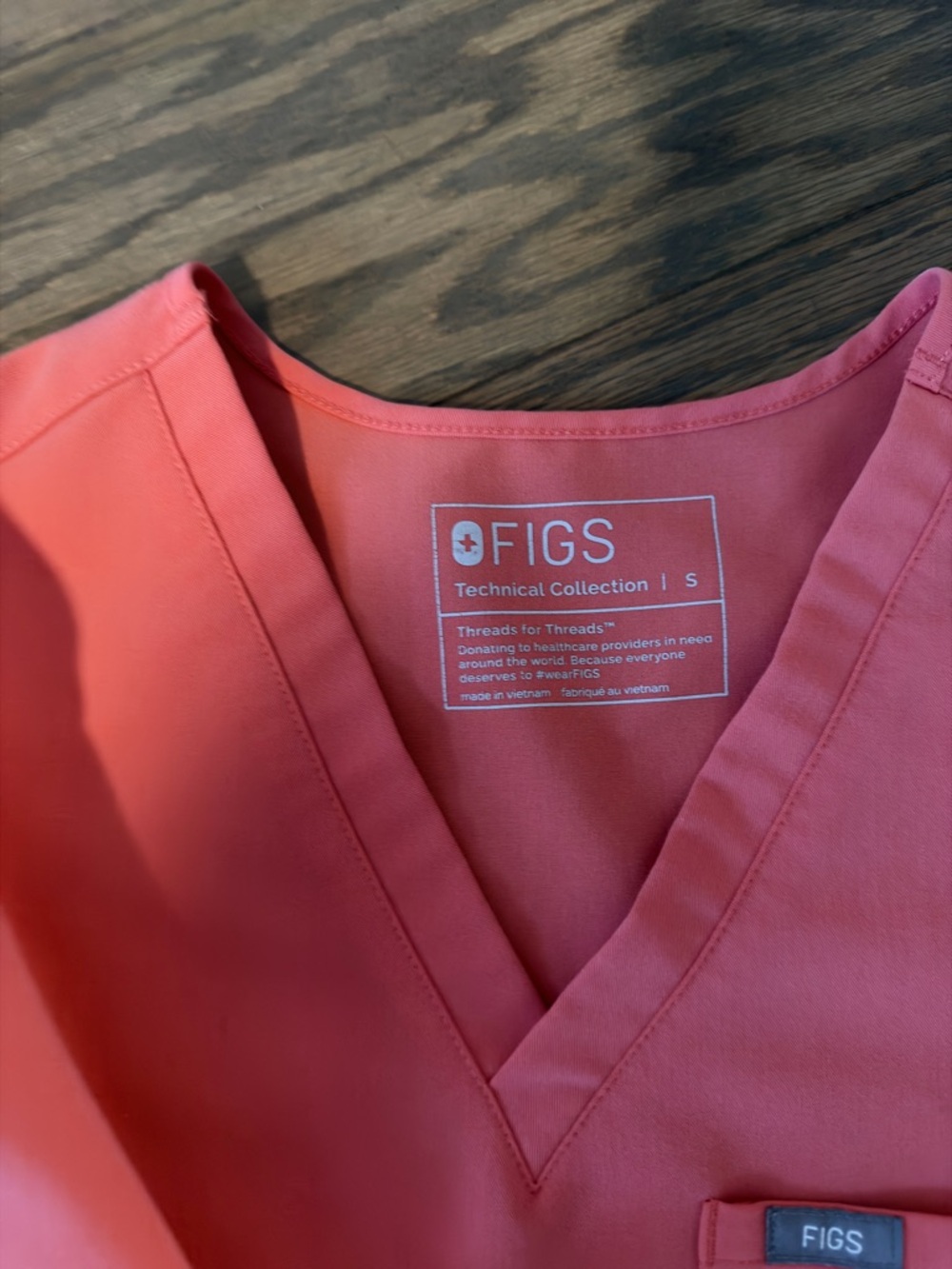 FIGS Hot Coral Scrub Set - Top & Jogger Pants - Picture 6 of 7
